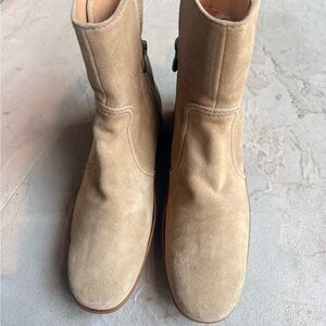 Tod’s Tan Suede driving  Boots